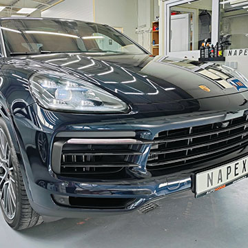 detailing exterior porsche cayenne